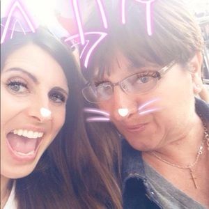 Meet your Posher, Elaine